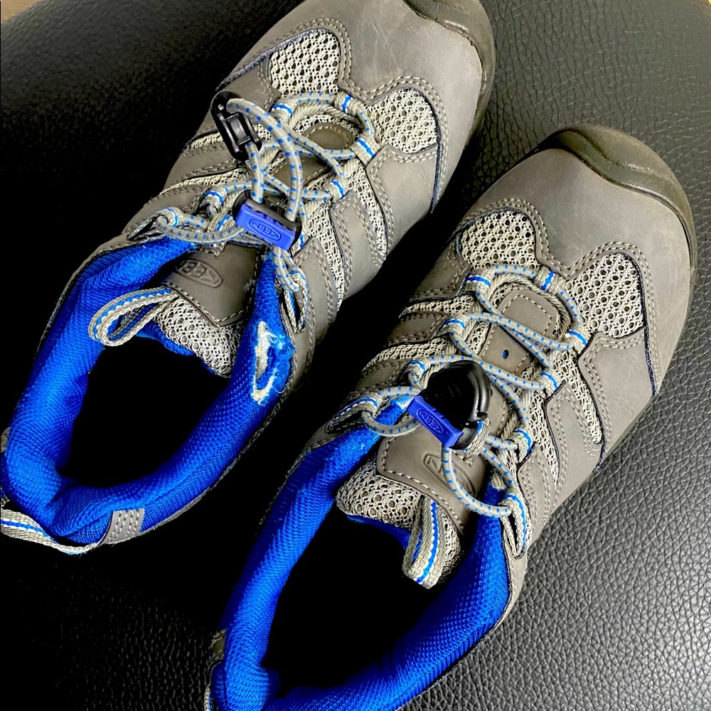 Keen Big kids hiking shoes